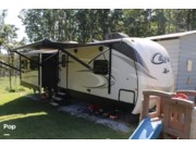 Call now about this 2018 Keystone Cougar 32RLI! 2018 Keystone Cougar 32RLI - Used Travel Trailer For Sale by Pop RVs in Lula, Georgia features Leveling Jacks, Slideout, Air Conditioning, Awning