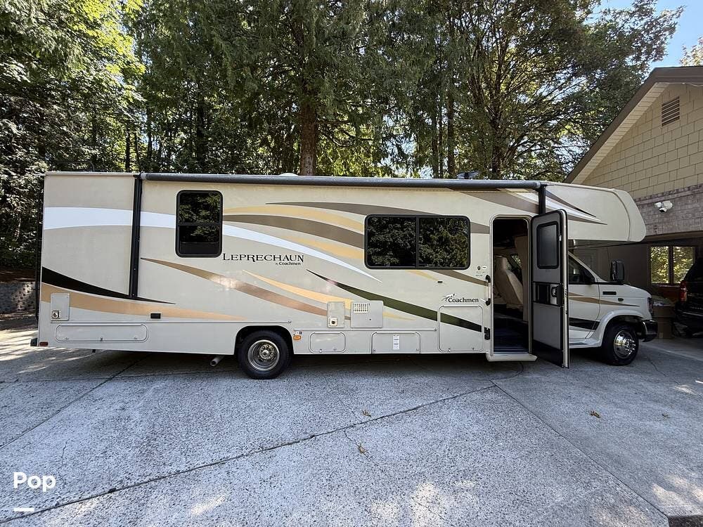 Call now about this 2019 Coachmen Leprechaun 311FS! 2019 Coachmen Leprechaun 311FS - Used Class C For Sale by Pop RVs in Portland, Oregon features Generator, Awning, Slideout, Leveling Jacks, Air Conditioning