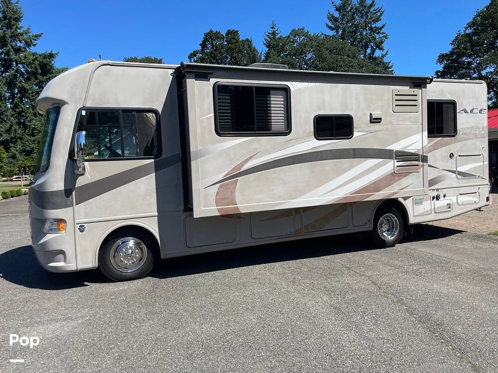 Contact us now about this 2013 Thor Motor Coach A.C.E. 29.2! 2013 A.C.E. 29.2 by Thor Motor Coach from Pop RVs in Lakewood, Washington