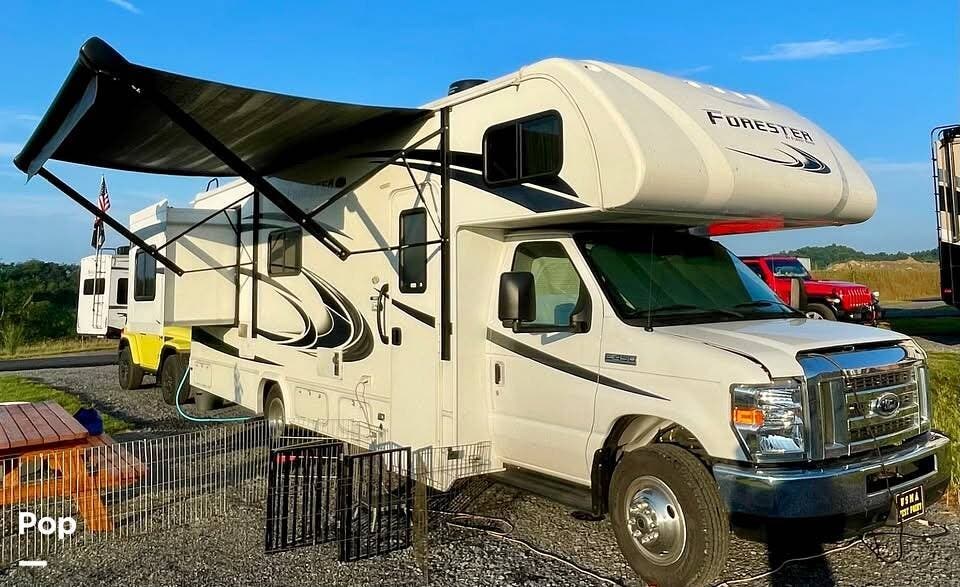 Call now about this 2020 Forest River Forester LE 2551DS! 2020 Forest River Forester LE 2551DS - Used Class C For Sale by Pop RVs in Hickory, North Carolina features Generator, Leveling Jacks, Air Conditioning, Awning, Slideout