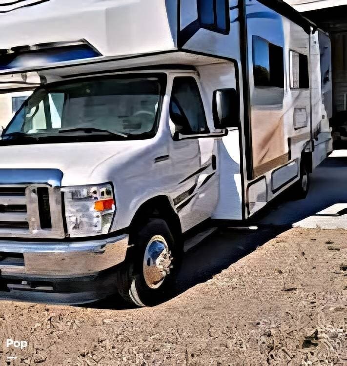 Call now about this 2022 Forest River Solera 27DSE! 2022 Forest River Solera 27DSE - Used Class C For Sale by Pop RVs in Burns, Wyoming features Air Conditioning, Generator, Awning, Slideout