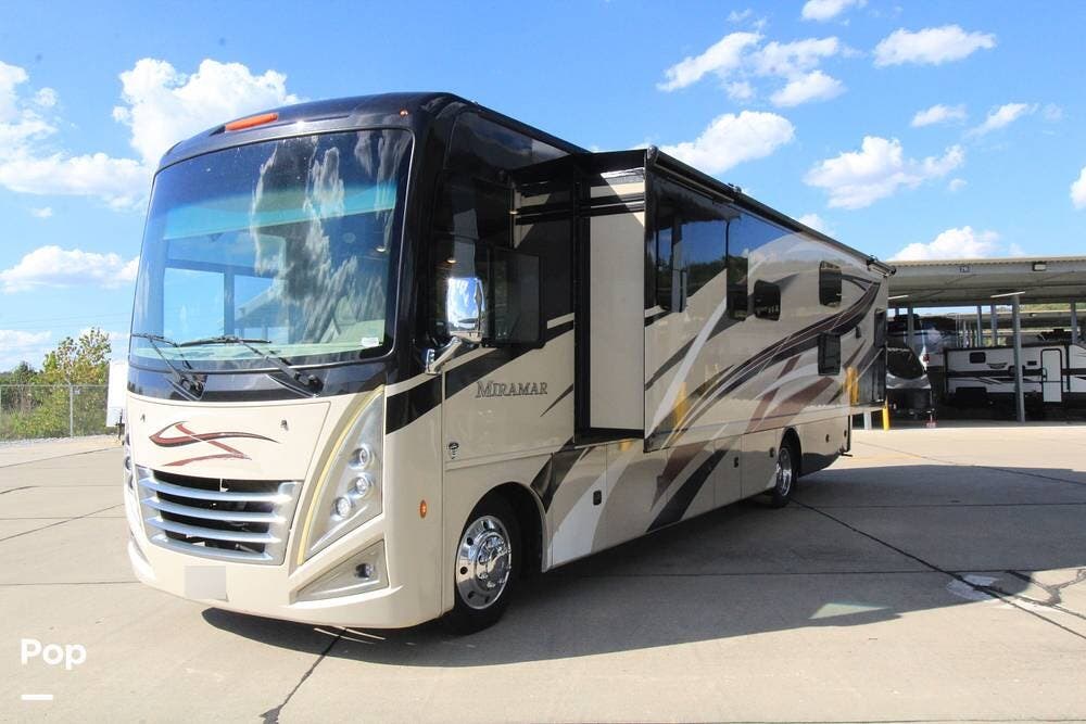 Call now about this 2022 Thor Motor Coach Miramar 34.6! 2022 Thor Motor Coach Miramar 34.6 - Used Class A For Sale by Pop RVs in Wilder, Kentucky features Leveling Jacks, Slideout, Awning, Air Conditioning, Generator