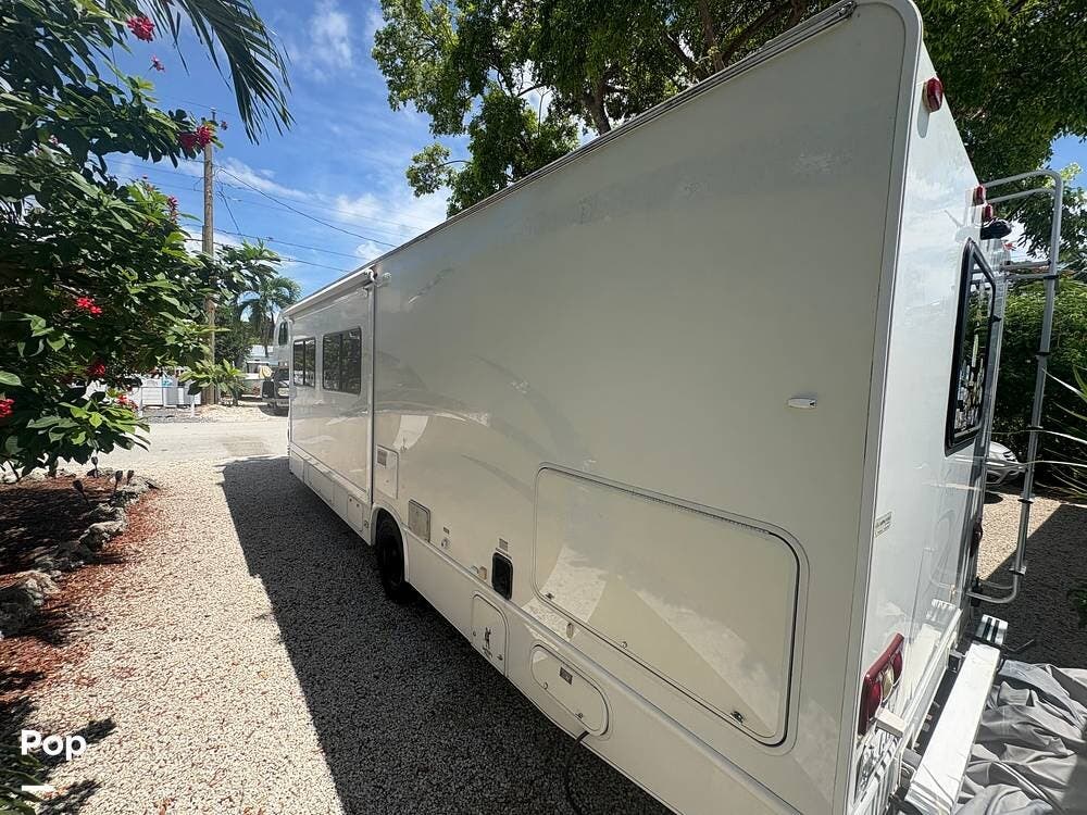 Used 2013 Thor Motor Coach Chateau 31L available in Key Largo, Florida