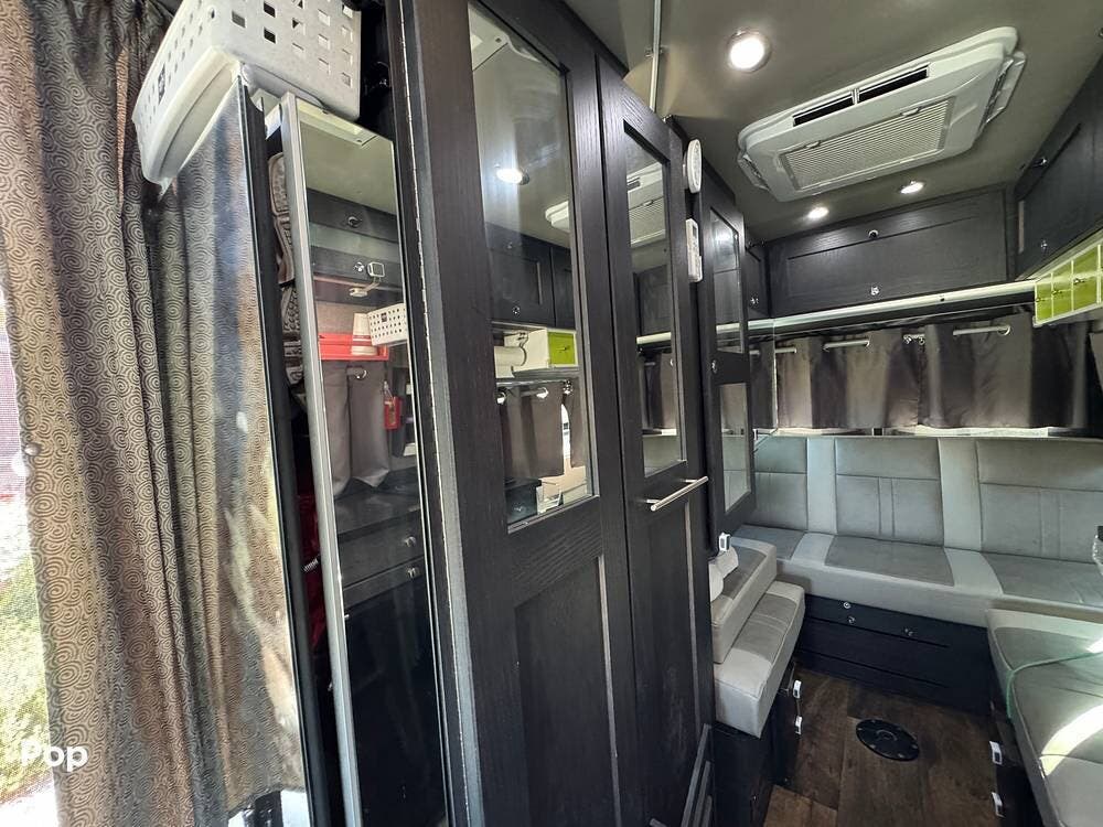 Call now about this 2018 Roadtrek Agile SS! 2018 Roadtrek Agile SS - Used Class B For Sale by Pop RVs in La Mirada, California features Air Conditioning, Awning