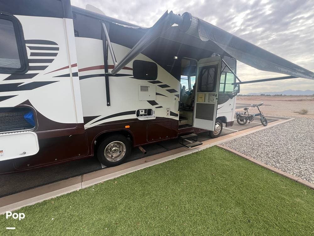 Used 2011 Itasca Sunstar 26P available in Eloy, Arizona