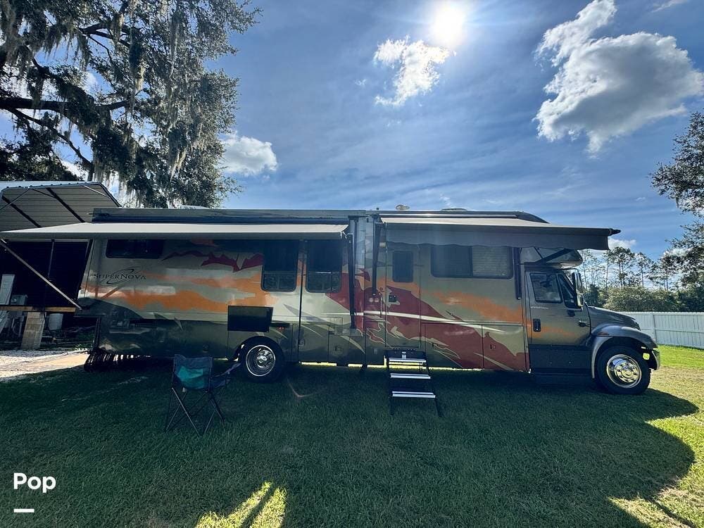 Contact us now about this 2008 Gulf Stream SuperNova 6362! 2008 SuperNova 6362 by Gulf Stream from Pop RVs in Dade City, Florida
