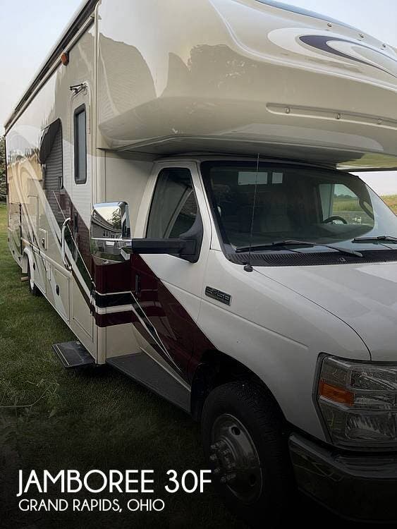 Email now about this 2017 Fleetwood Jamboree 30F! Used 2017 Fleetwood Jamboree 30F available in Grand Rapids, Ohio