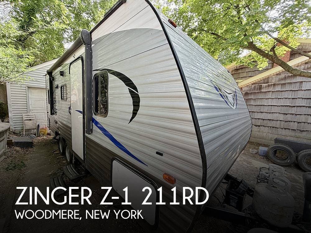 Email now about this 2017 CrossRoads Zinger Z-1 211RD! Used 2017 CrossRoads Zinger Z-1 211RD available in Woodmere, New York