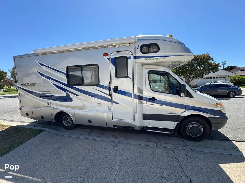 Contact us now about this 2008 Fleetwood Pulse 24A! 2008 Pulse 24A by Fleetwood from Pop RVs in Costa Mesa, California
