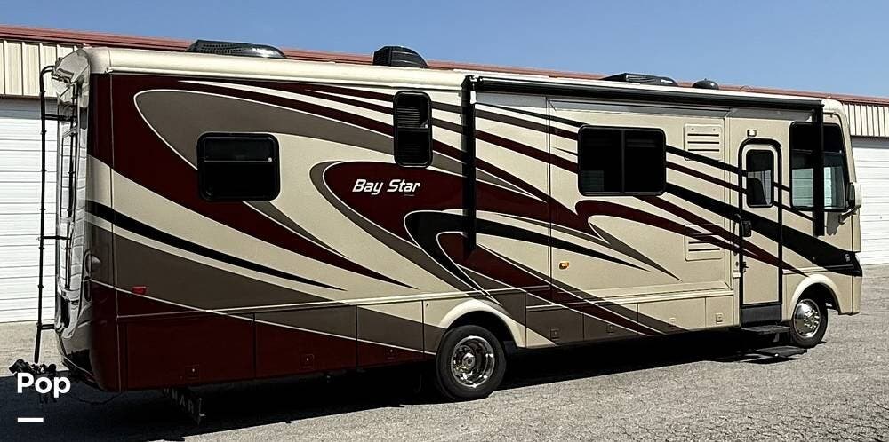 Call now about this 2014 Newmar Bay Star 3215! 2014 Newmar Bay Star 3215 - Used Class A For Sale by Pop RVs in Bixby, Oklahoma features Awning, Generator, Slideout, Air Conditioning, Leveling Jacks
