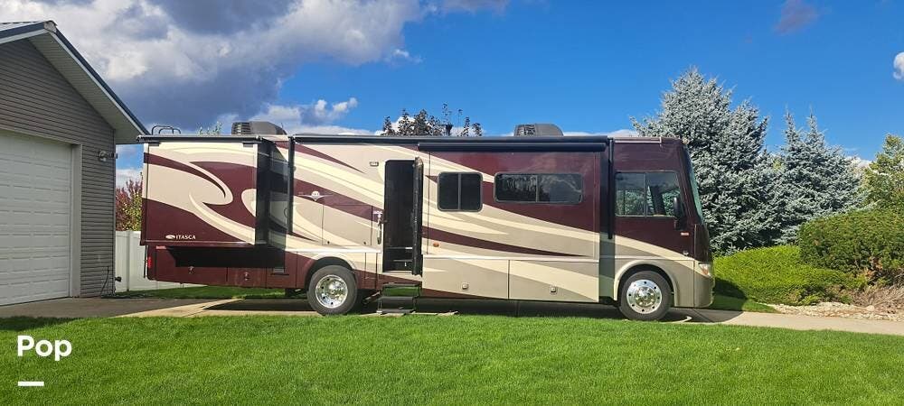 Call now about this 2014 Itasca Sunova 33C! 2014 Itasca Sunova 33C - Used Class A For Sale by Pop RVs in Post Falls, Idaho features Generator, Air Conditioning, Awning, Slideout, Leveling Jacks