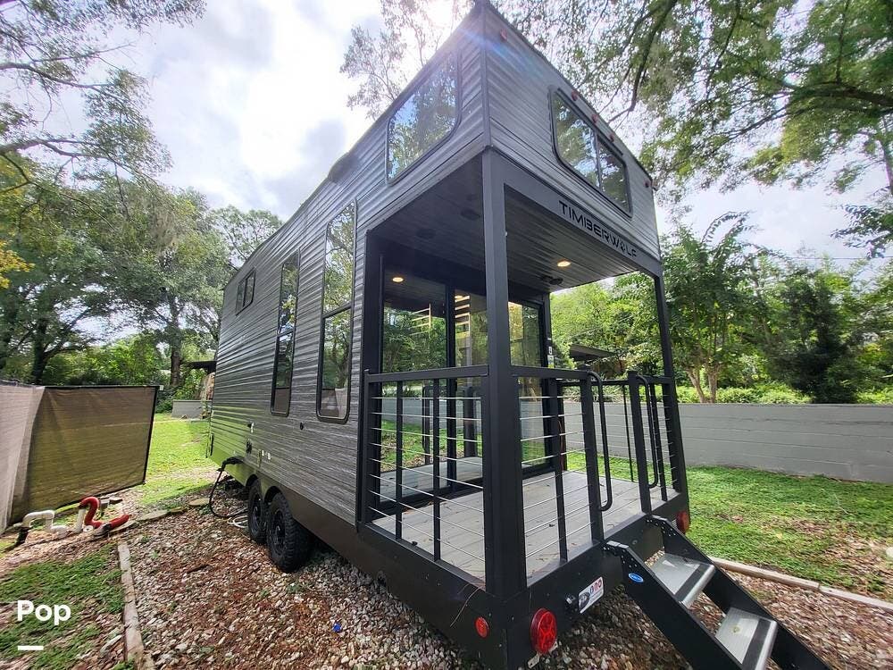 Call now about this 2024 Cherokee Timberwolf 16ML! 2024 Cherokee Timberwolf 16ML - Used Travel Trailer For Sale by Pop RVs in Longwood, Florida features Air Conditioning