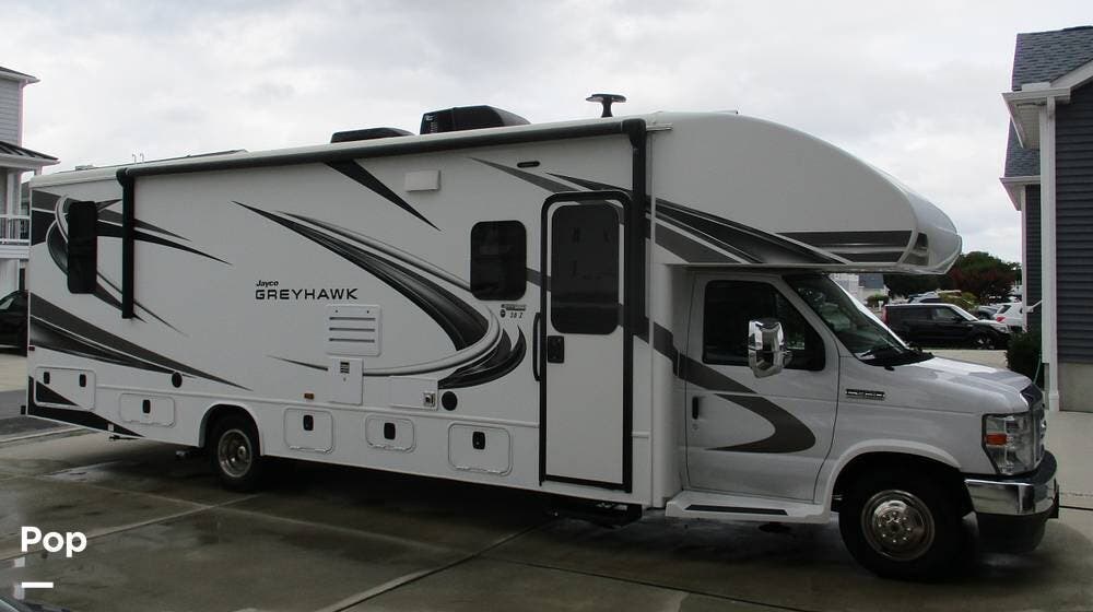 Call now about this 2021 Jayco Greyhawk 30Z! 2021 Jayco Greyhawk 30Z - Used Class C For Sale by Pop RVs in Selbyville, Delaware features Air Conditioning, Slideout, Generator, Awning, Leveling Jacks