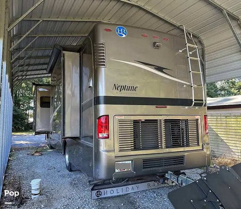 Contact us now about this 2006 Holiday Rambler Neptune 36PDQ! 2006 Neptune 36PDQ by Holiday Rambler from Pop RVs in Rising Sun, Maryland