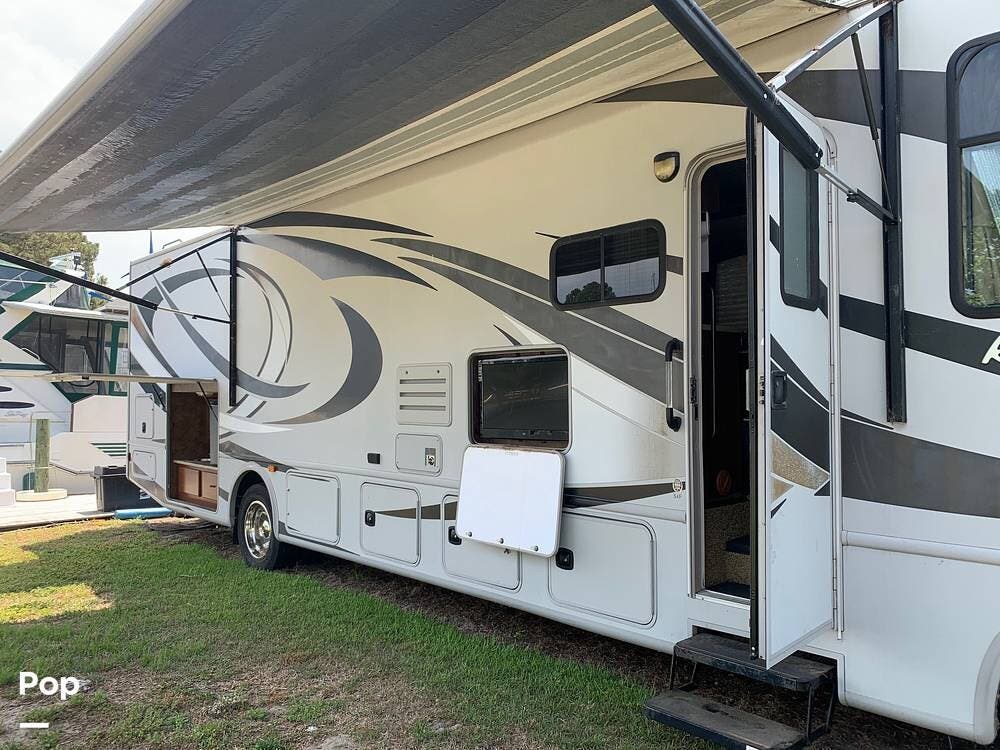 Contact us now about this 2014 Thor Motor Coach Hurricane 34F! 2014 Hurricane 34F by Thor Motor Coach from Pop RVs in Kill Devil Hills, North Carolina