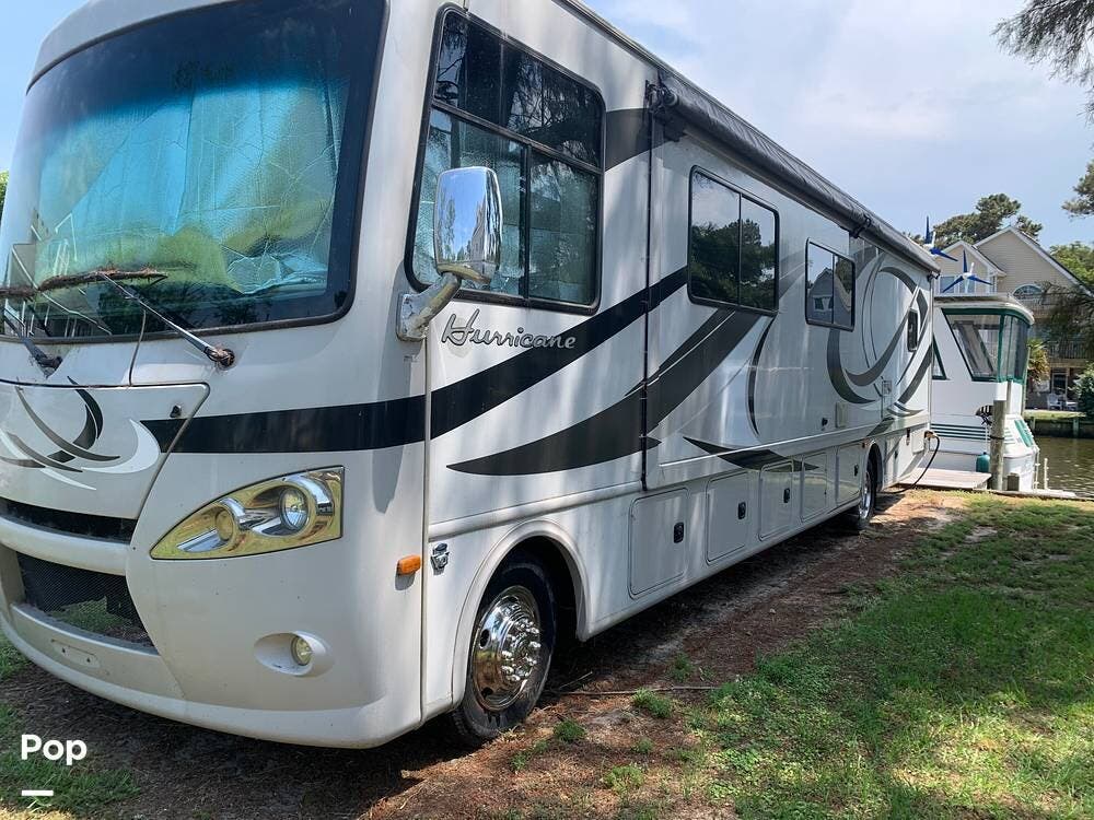 Call now about this 2014 Thor Motor Coach Hurricane 34F! 2014 Thor Motor Coach Hurricane 34F - Used Class A For Sale by Pop RVs in Kill Devil Hills, North Carolina features Generator, Awning, Air Conditioning, Slideout