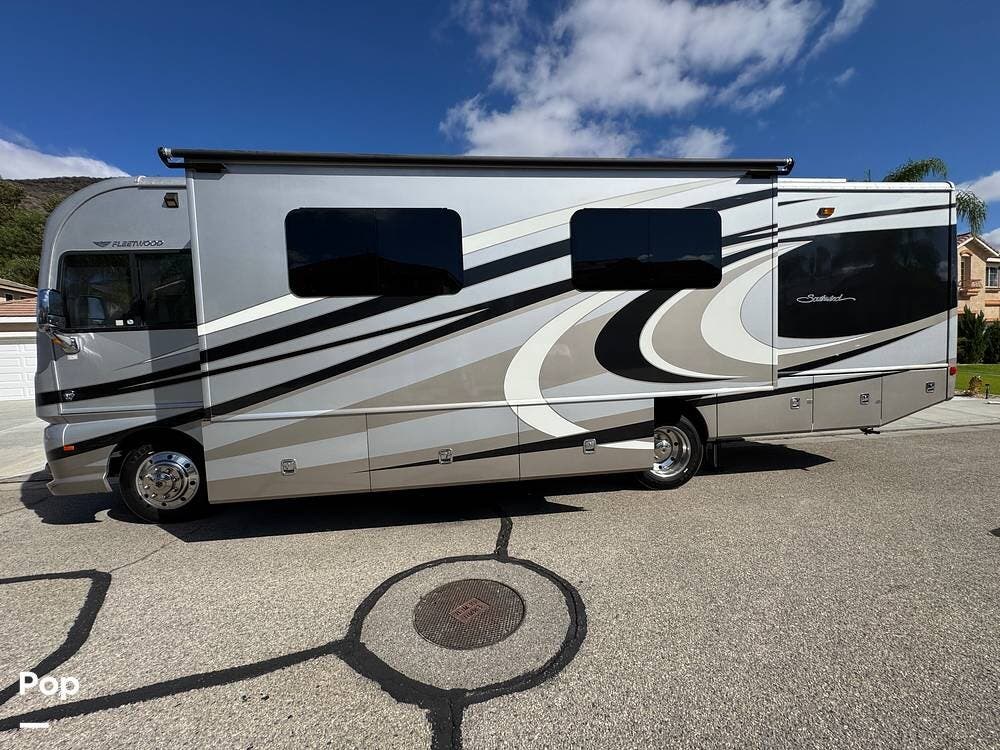 Contact us now about this 2016 Fleetwood Southwind 34A! 2016 Southwind 34A by Fleetwood from Pop RVs in Menifee, California