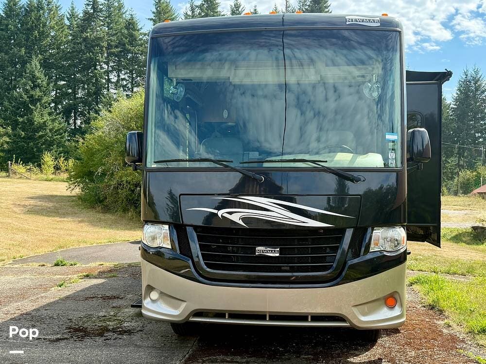 Contact us now about this 2015 Newmar Bay Star 3124! 2015 Bay Star 3124 by Newmar from Pop RVs in La Center, Washington