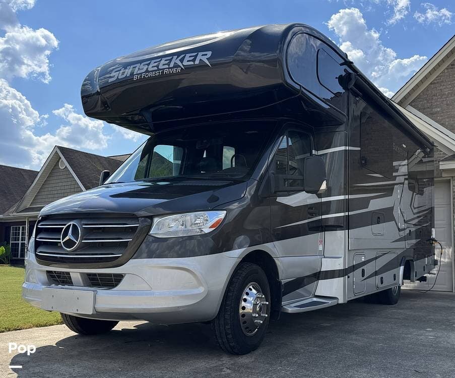 Call now about this 2020 Forest River Sunseeker 2400B! 2020 Forest River Sunseeker 2400B - Used Class C For Sale by Pop RVs in Harvest, Alabama features Awning, Air Conditioning, Leveling Jacks, Generator, Slideout