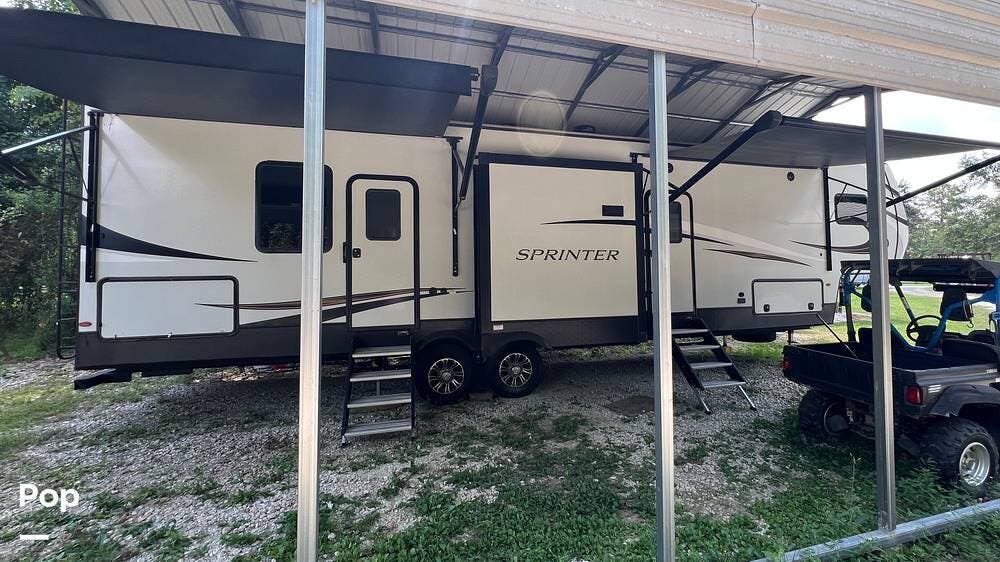 Call now about this 2022 Keystone Sprinter 35BH! 2022 Keystone Sprinter 35BH - Used Fifth Wheel For Sale by Pop RVs in New Caney, Texas features Slideout, Leveling Jacks, Awning, Air Conditioning