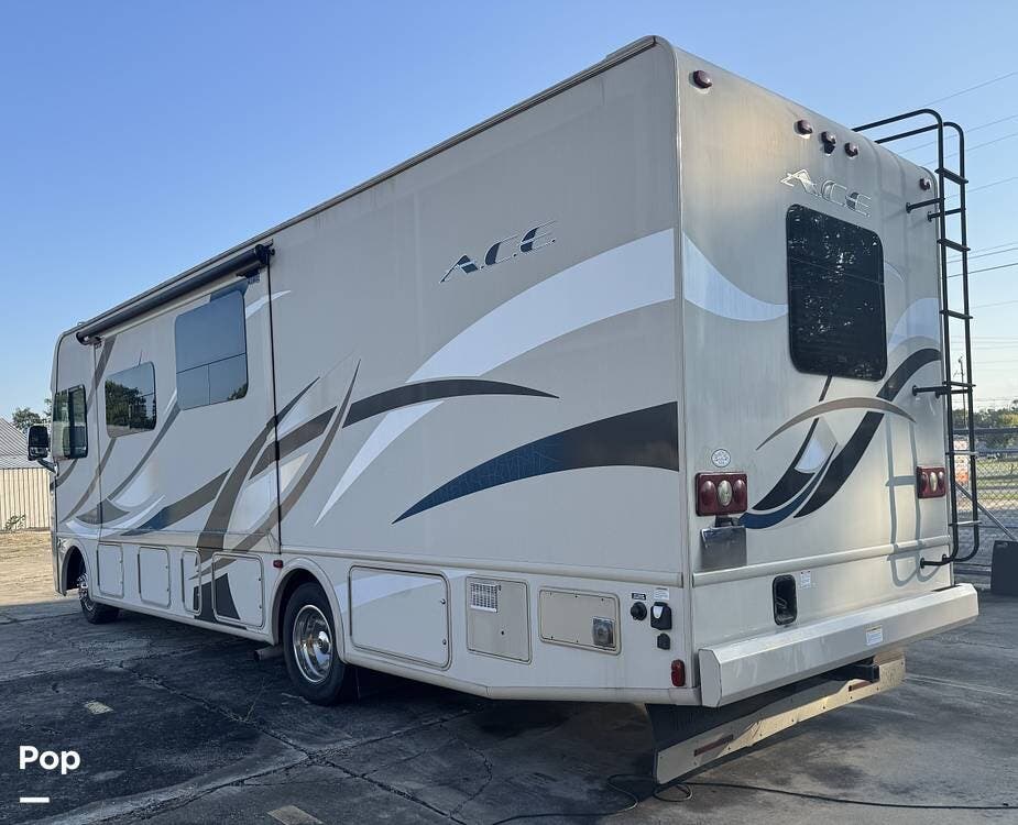 Contact us now about this 2016 Thor Motor Coach A.C.E. 30.1! 2016 A.C.E. 30.1 by Thor Motor Coach from Pop RVs in Fayetteville, Tennessee