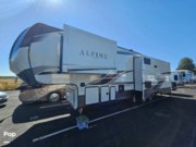 Call now about this 2021 Keystone Alpine 3220RL! 2021 Keystone Alpine 3220RL - Used Fifth Wheel For Sale by Pop RVs in Aurora, Colorado features Awning, Leveling Jacks, Slideout, Air Conditioning