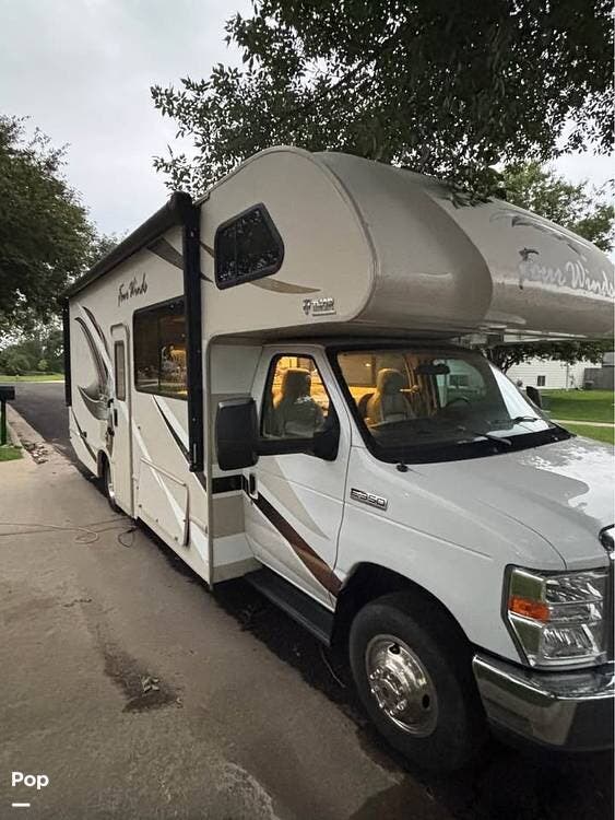 Call now about this 2018 Thor Motor Coach Four Winds 26B! 2018 Thor Motor Coach Four Winds 26B - Used Class C For Sale by Pop RVs in Tea, South Dakota features Air Conditioning, Generator, Awning, Slideout
