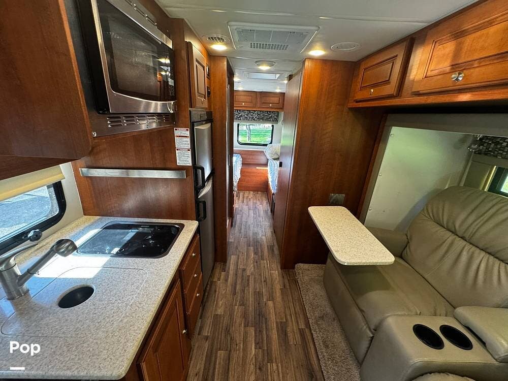 Call now about this 2018 Coach House Platinum II Coach House Series 241XL RRT! 2018 Coach House Platinum II Coach House Series 241XL RRT - Used Class C For Sale by Pop RVs in Esopus, New York features Leveling Jacks, Slideout, Air Conditioning, Awning, Generator