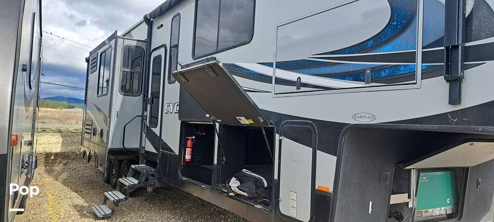 Call now about this 2017 Heartland Cyclone 4150! 2017 Heartland Cyclone 4150 - Used Toy Hauler For Sale by Pop RVs in Spokane Valley, Washington features Generator, Slideout, Leveling Jacks, Awning, Air Conditioning