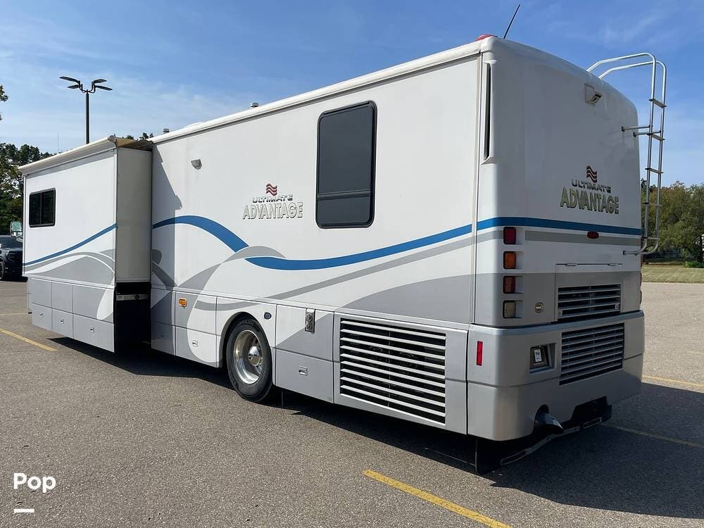 Used 2001 Winnebago Ultimate Advantage 40J available in Waterford Township, Michigan