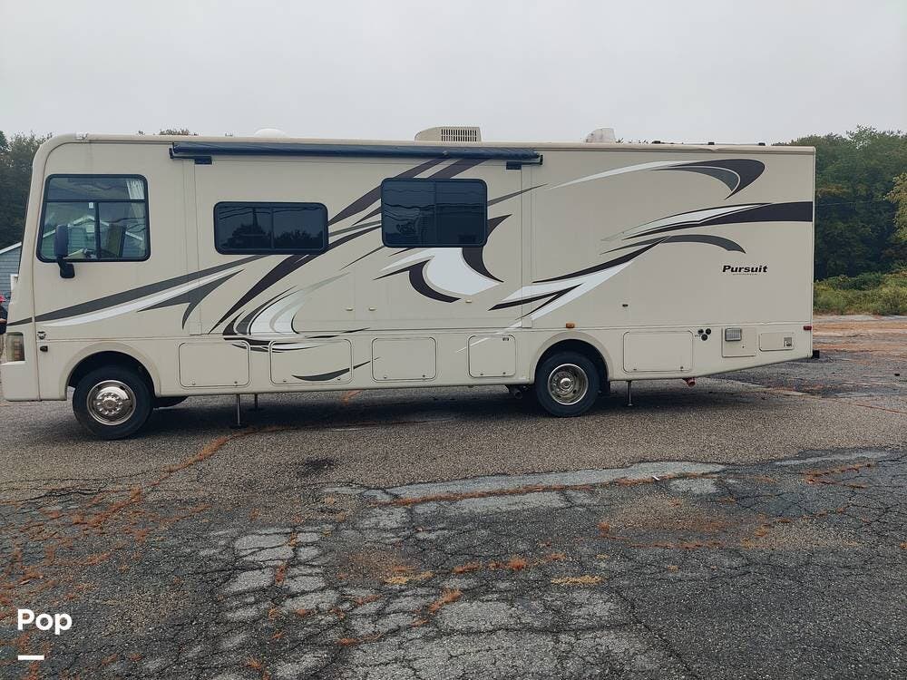 Contact us now about this 2013 Coachmen Pursuit 31BDP! 2013 Pursuit 31BDP by Coachmen from Pop RVs in Colchester, Connecticut