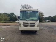 Call now about this 2013 Coachmen Pursuit 31BDP! 2013 Coachmen Pursuit 31BDP - Used Class A For Sale by Pop RVs in Colchester, Connecticut features Leveling Jacks, Air Conditioning, Awning, Generator, Slideout
