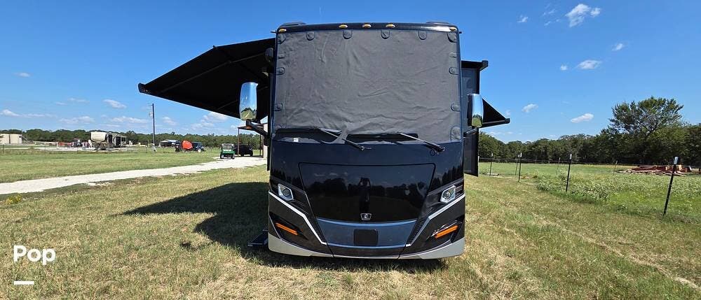 Contact us now about this 2022 Tiffin Allegro Red 37PA! 2022 Allegro Red 37PA by Tiffin from Pop RVs in Bowie, Texas