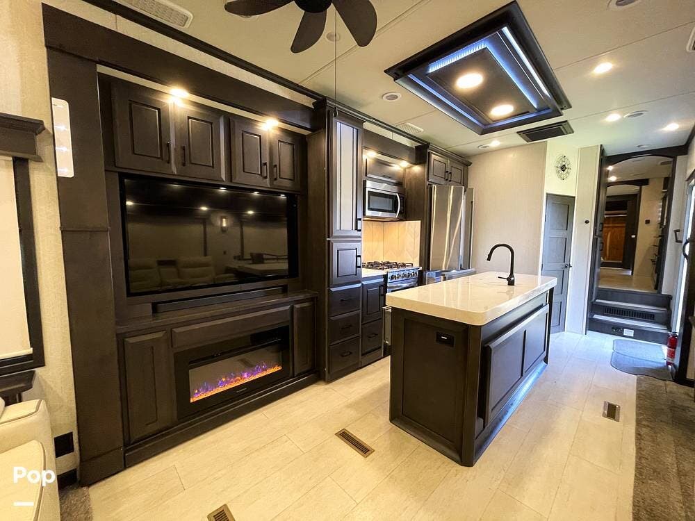 Contact us now about this 2022 DRV Mobile Suites 39DBRS3! 2022 Mobile Suites 39DBRS3 by DRV from Pop RVs in Elizabethtown, Kentucky