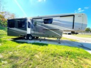 Call now about this 2022 DRV Mobile Suites 39DBRS3! 2022 DRV Mobile Suites 39DBRS3 - Used Fifth Wheel For Sale by Pop RVs in Elizabethtown, Kentucky features Leveling Jacks, Slideout, Air Conditioning, Awning