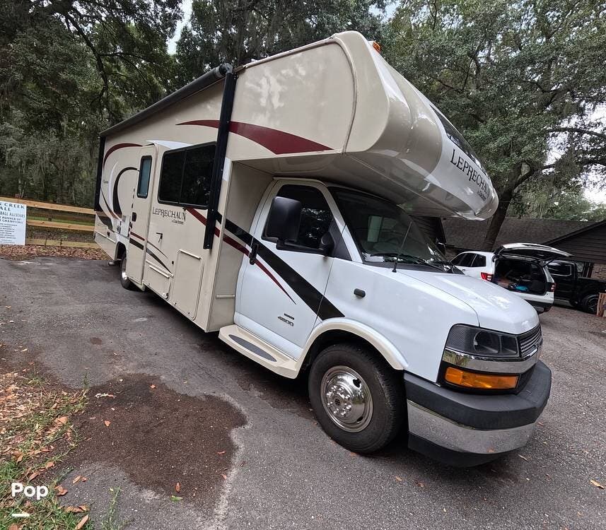Call now about this 2019 Coachmen Leprechaun 260DS! 2019 Coachmen Leprechaun 260DS - Used Class C For Sale by Pop RVs in Saint Johns, Florida features Air Conditioning, Generator, Awning, Slideout