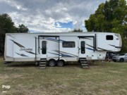 Call now about this 2019 Palomino Columbus 386FK! 2019 Palomino Columbus 386FK - Used Fifth Wheel For Sale by Pop RVs in Greenville, Texas features Slideout, Air Conditioning, Awning