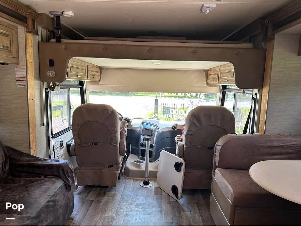 Call now about this 2019 Jayco Precept 31UL! 2019 Jayco Precept 31UL - Used Class A For Sale by Pop RVs in Iowa, Louisiana features Slideout, Awning, Generator, Air Conditioning, Leveling Jacks