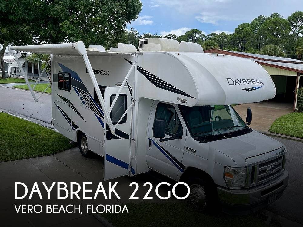 Email now about this 2021 Thor Motor Coach Daybreak 22GO! Used 2021 Thor Motor Coach Daybreak 22GO available in Vero Beach, Florida
