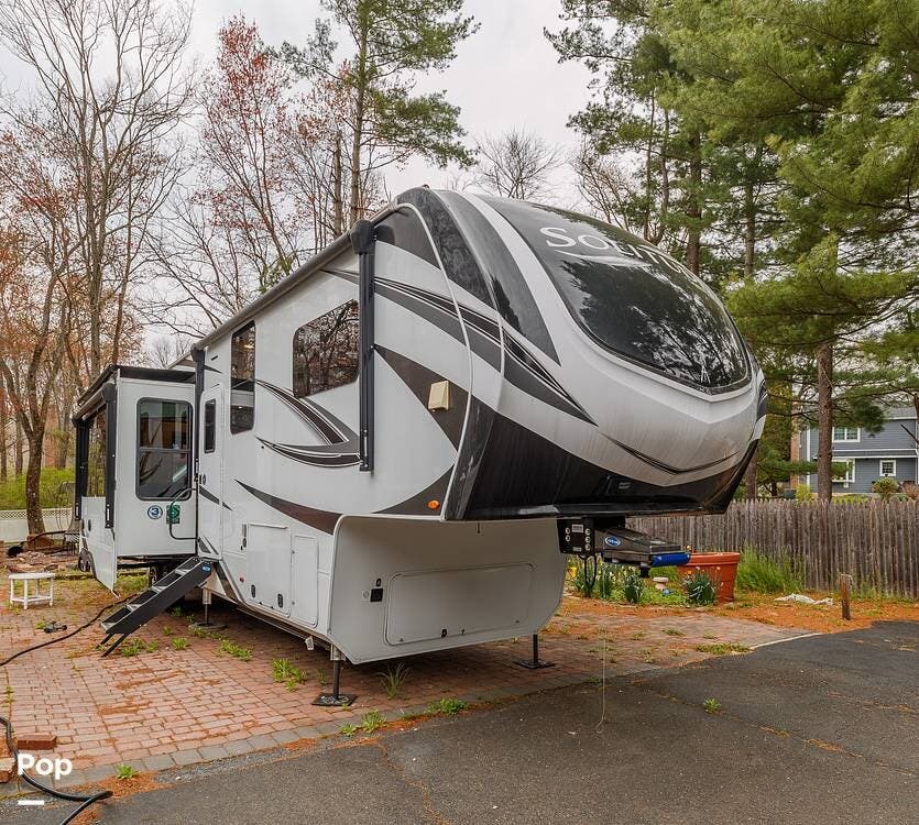 Call now about this 2023 Grand Design Solitude 391DL-R! 2023 Grand Design Solitude 391DL-R - Used Fifth Wheel For Sale by Pop RVs in Blue Bell, Pennsylvania features Slideout, Leveling Jacks, Air Conditioning, Awning