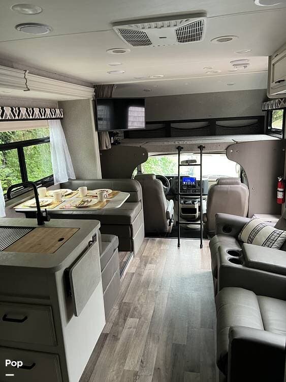 Call now about this 2021 Jayco Greyhawk 27U! 2021 Jayco Greyhawk 27U - Used Class C For Sale by Pop RVs in Brewster, Massachusetts features Generator, Air Conditioning, Leveling Jacks, Awning, Slideout