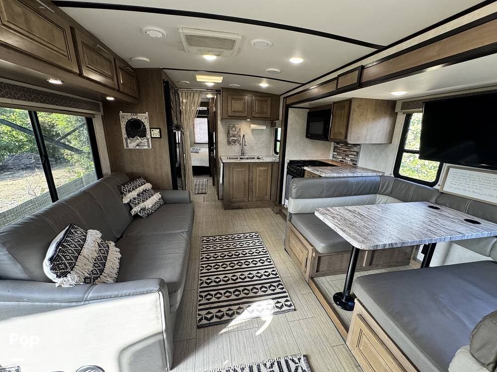 Call now about this 2020 Forest River FR3 32DS! 2020 Forest River FR3 32DS - Used Class A For Sale by Pop RVs in Camarillo, California features Generator, Awning, Slideout, Air Conditioning