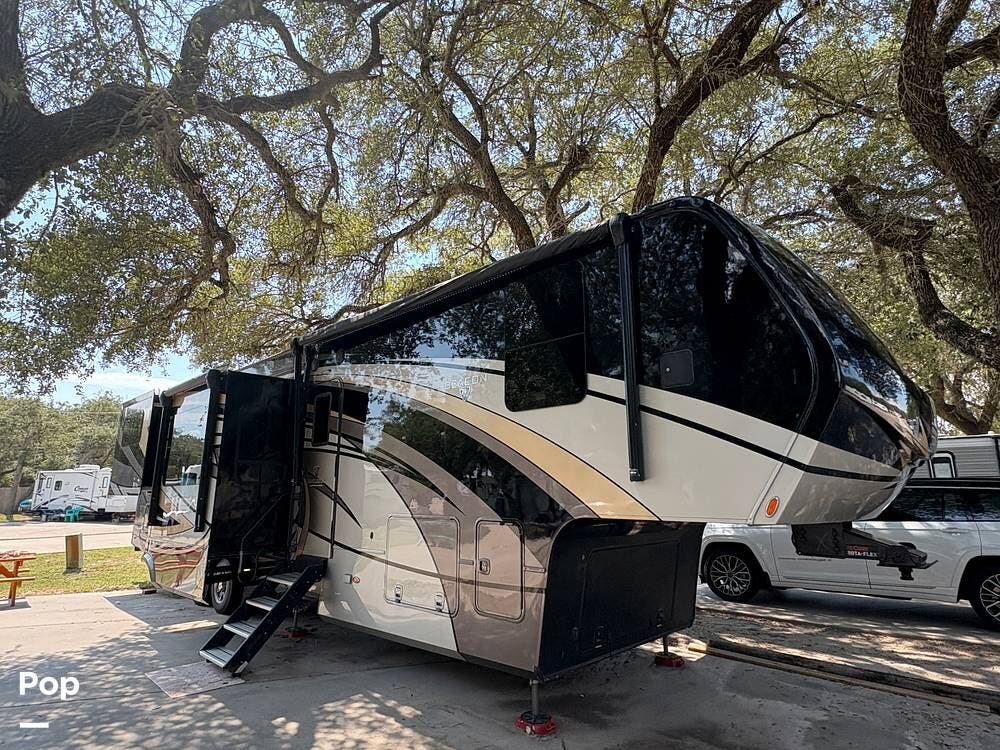 Used 2022 Vanleigh Beacon 42RDB available in Rockport, Texas