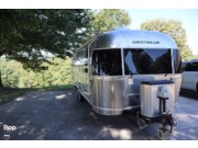 Call now about this 2018 Airstream Flying Cloud 27FB TWIN! 2018 Airstream Flying Cloud 27FB TWIN - Used Travel Trailer For Sale by Pop RVs in Clarkesville, Georgia features Awning, Leveling Jacks, Air Conditioning