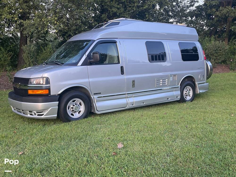 Call now about this 2014 Roadtrek Popular 190! 2014 Roadtrek Popular 190 - Used Class B For Sale by Pop RVs in Hellertown, Pennsylvania features Air Conditioning, Awning, Generator