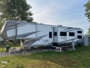 Call now about this 2018 Highland Ridge Open Range 3X427BHS! 2018 Highland Ridge Open Range 3X427BHS - Used Fifth Wheel For Sale by Pop RVs in Caseville, Michigan features Air Conditioning, Slideout, Leveling Jacks, Awning