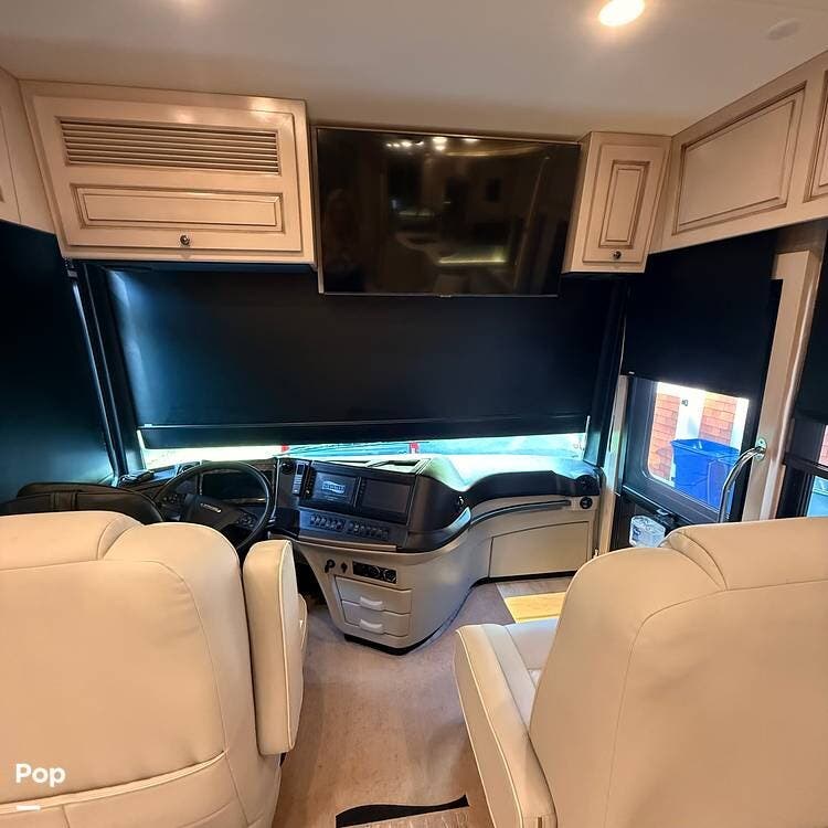 Call now about this 2022 Newmar Dutch Star 4326! 2022 Newmar Dutch Star 4326 - Used Diesel Pusher For Sale by Pop RVs in Auburn, Maine features Slideout, Generator, Leveling Jacks, Air Conditioning