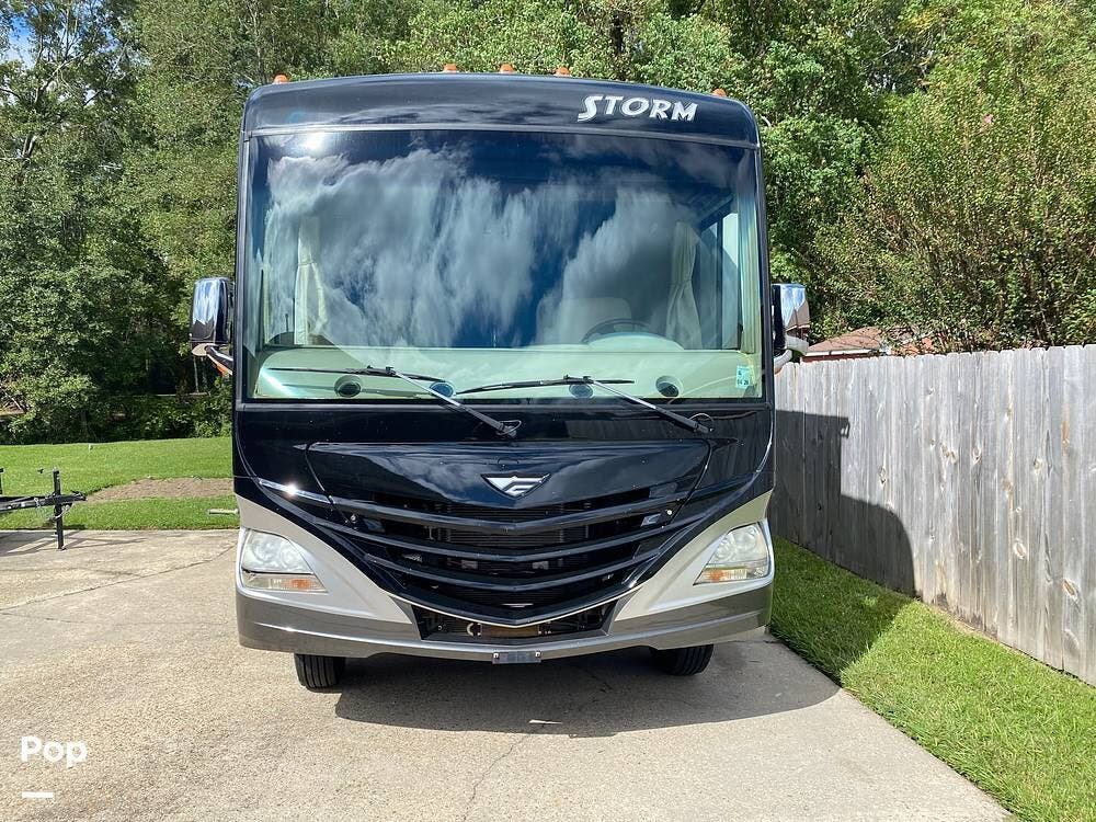 Call now about this 2012 Fleetwood Storm 33Q! 2012 Fleetwood Storm 33Q - Used Class A For Sale by Pop RVs in Baker, Louisiana features Generator, Slideout, Air Conditioning