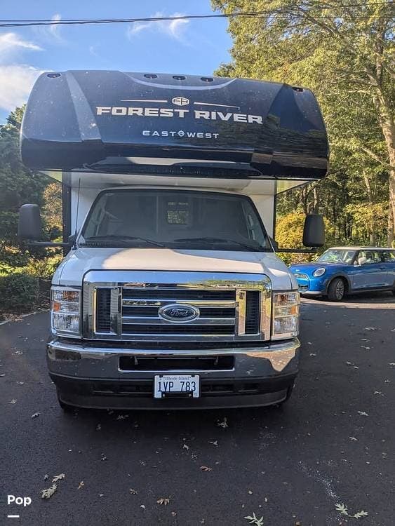 Call now about this 2025 East to West Entrada 2200S! 2025 East to West Entrada 2200S - Used Class C For Sale by Pop RVs in Coventry, Rhode Island features Slideout