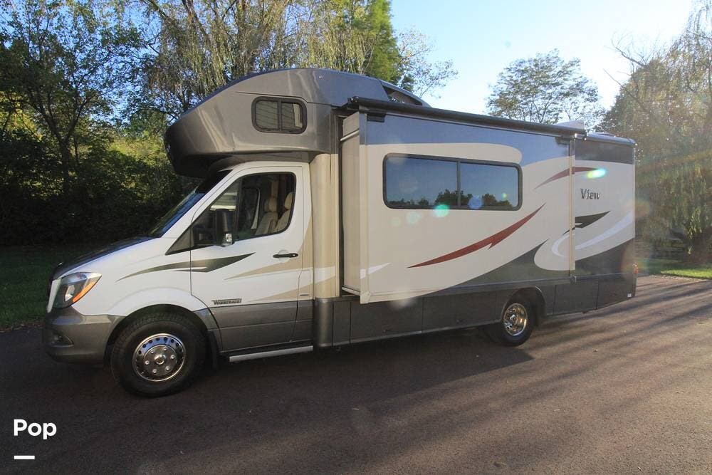 Call now about this 2016 Winnebago View 24J! 2016 Winnebago View 24J - Used Class C For Sale by Pop RVs in Springboro, Ohio features Slideout, Air Conditioning, Generator, Awning